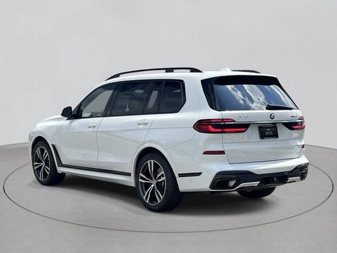Used 2024 BMW X7 xDrive40i w/ M Sport Package AWD/4WD image 3
