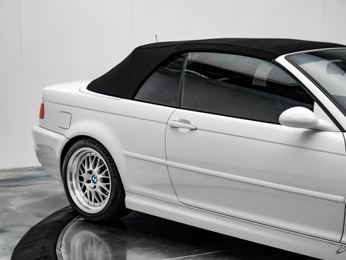 Used 2006 BMW M3 Convertible image 32