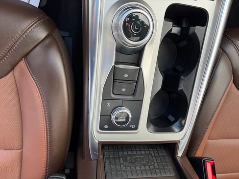 Used 2023 Ford Explorer King Ranch w/ Technology Package image 31