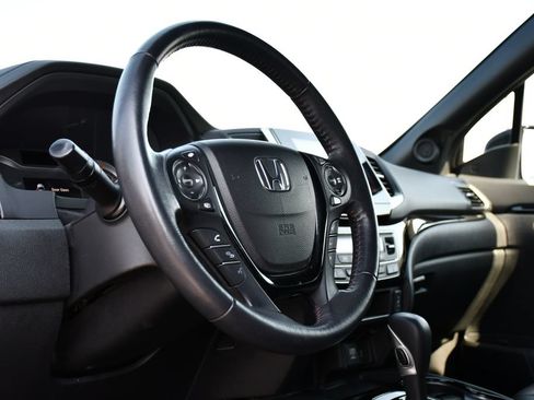 Used 2017 Honda Ridgeline Black Edition image 14