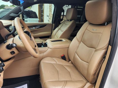 Used 2019 Cadillac Escalade Platinum AWD/4WD image 19