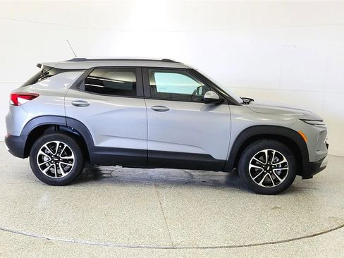 Used 2026 Chevrolet TrailBlazer LT image 8