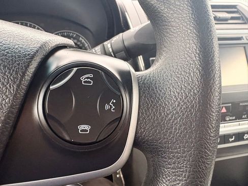 Used 2014 Toyota Camry LE image 30