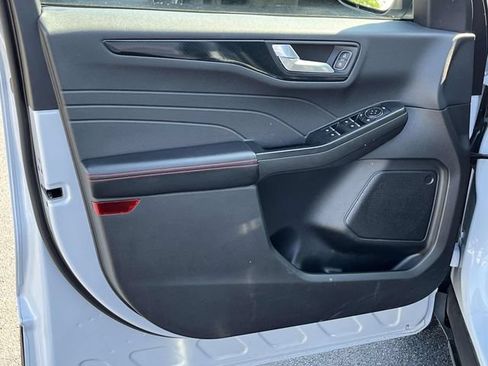 Used 2025 Ford Escape ST-Line FWD image 24