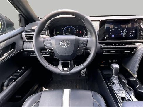 Used 2025 Toyota Camry SE w/ Convenience Package AWD/4WD image 5
