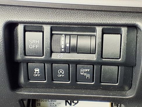 Certified 2023 Subaru Crosstrek 2.5i Limited image 17