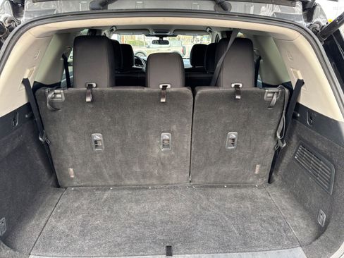 Used 2025 Nissan Pathfinder SV image 34