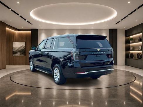 Used 2026 Chevrolet Suburban LT w/ Comfort Package AWD/4WD image 7