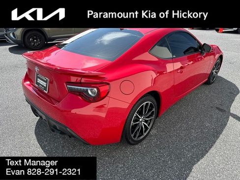 Used 2017 Toyota 86 RWD image 6