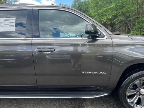 Used 2019 GMC Yukon XL SLT AWD/4WD image 11