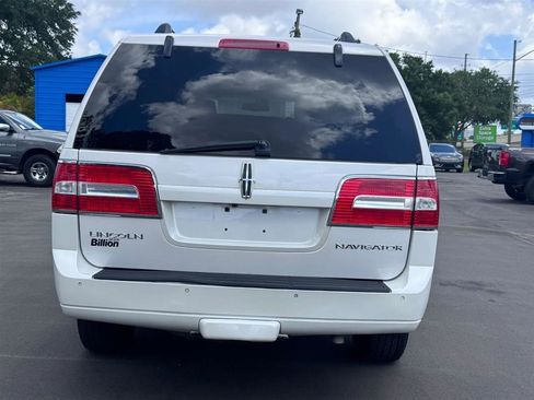 Used 2014 Lincoln Navigator 4WD w/ Equipment Group 101A image 8