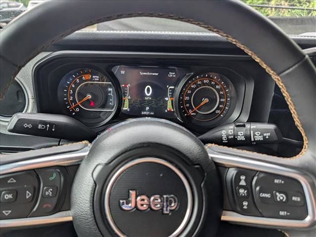 Used 2025 Jeep Wrangler Unlimited Sahara AWD/4WD image 37