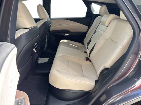 Used 2025 Lexus RX 450h AWD w/ Luxury Package image 14