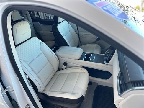 Used 2025 GMC Acadia Denali w/ LPO, Floor Liner Package image 28