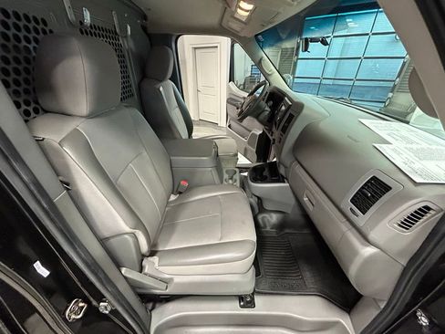 Used 2016 Nissan NV 2500 SL w/ Technology Package image 31