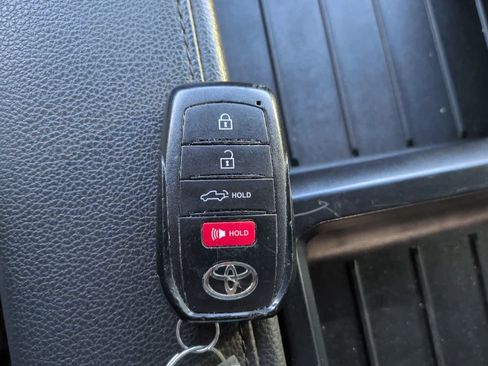 Used 2024 Toyota Tundra Limited AWD/4WD image 28