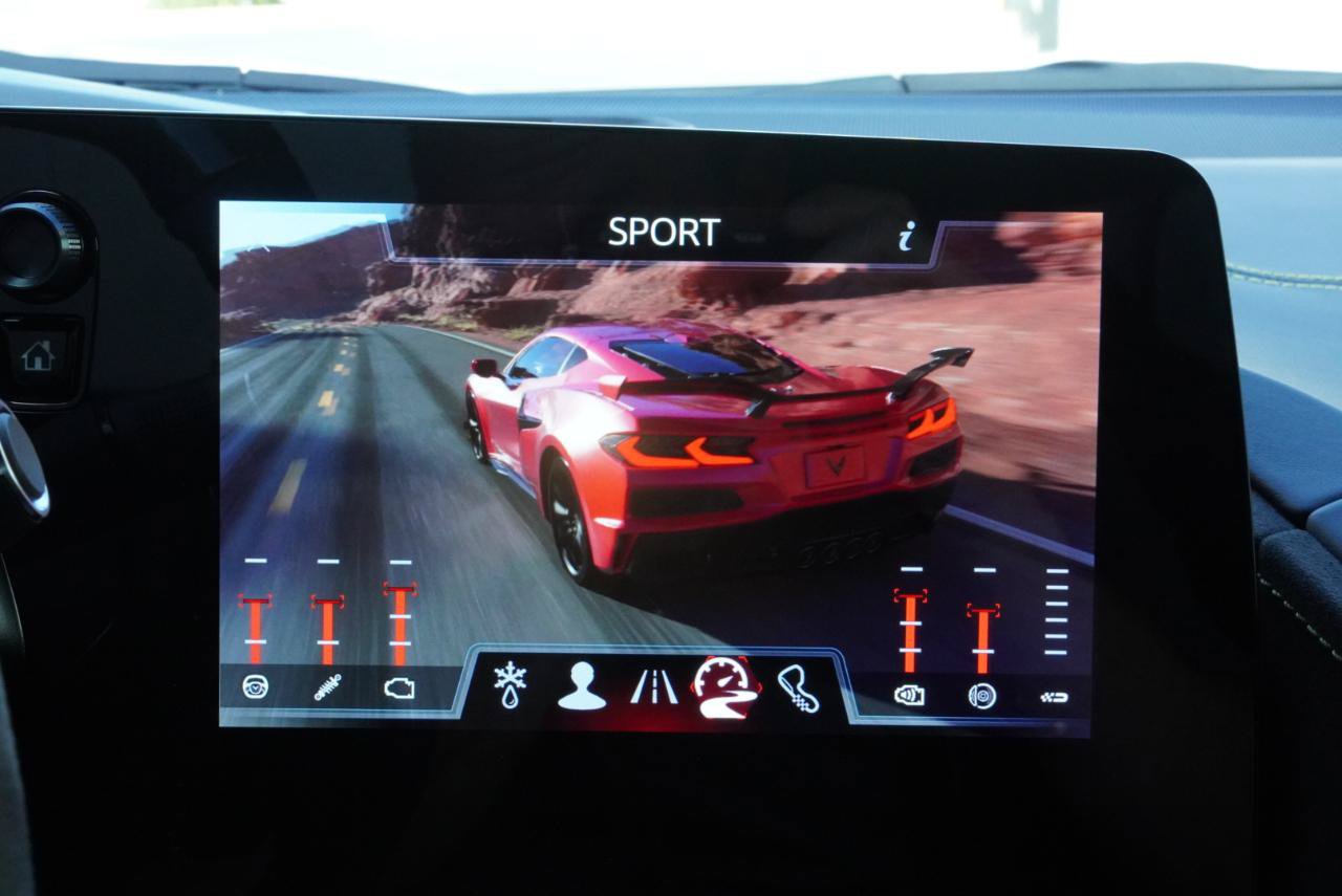 Used 2025 Chevrolet Corvette Z06 w/ Z07 Performance Package RWD image 58