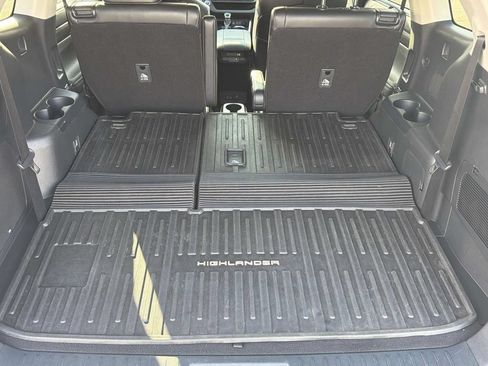 Used 2022 Toyota Highlander Limited AWD/4WD image 8
