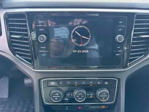 Used 2020 Volkswagen Atlas Cross Sport SEL FWD image 12
