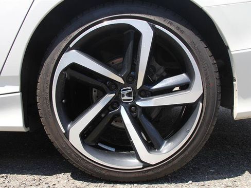 Used 2018 Honda Accord Sport image 15