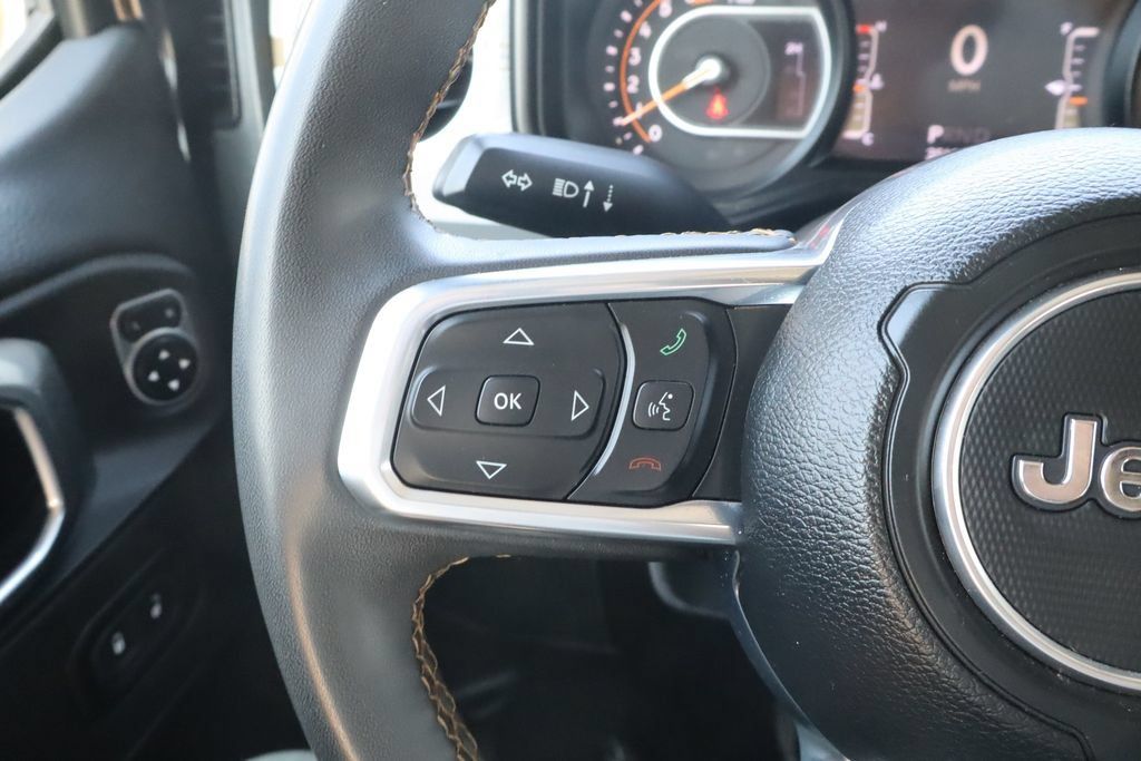 Used 2024 Jeep Wrangler Unlimited Sahara AWD/4WD image 24