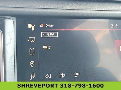 Used 2022 GMC Yukon Denali w/ Denali Ultimate Package AWD/4WD image 13