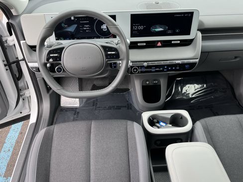 Certified 2024 Hyundai Ioniq 5 SE RWD image 11