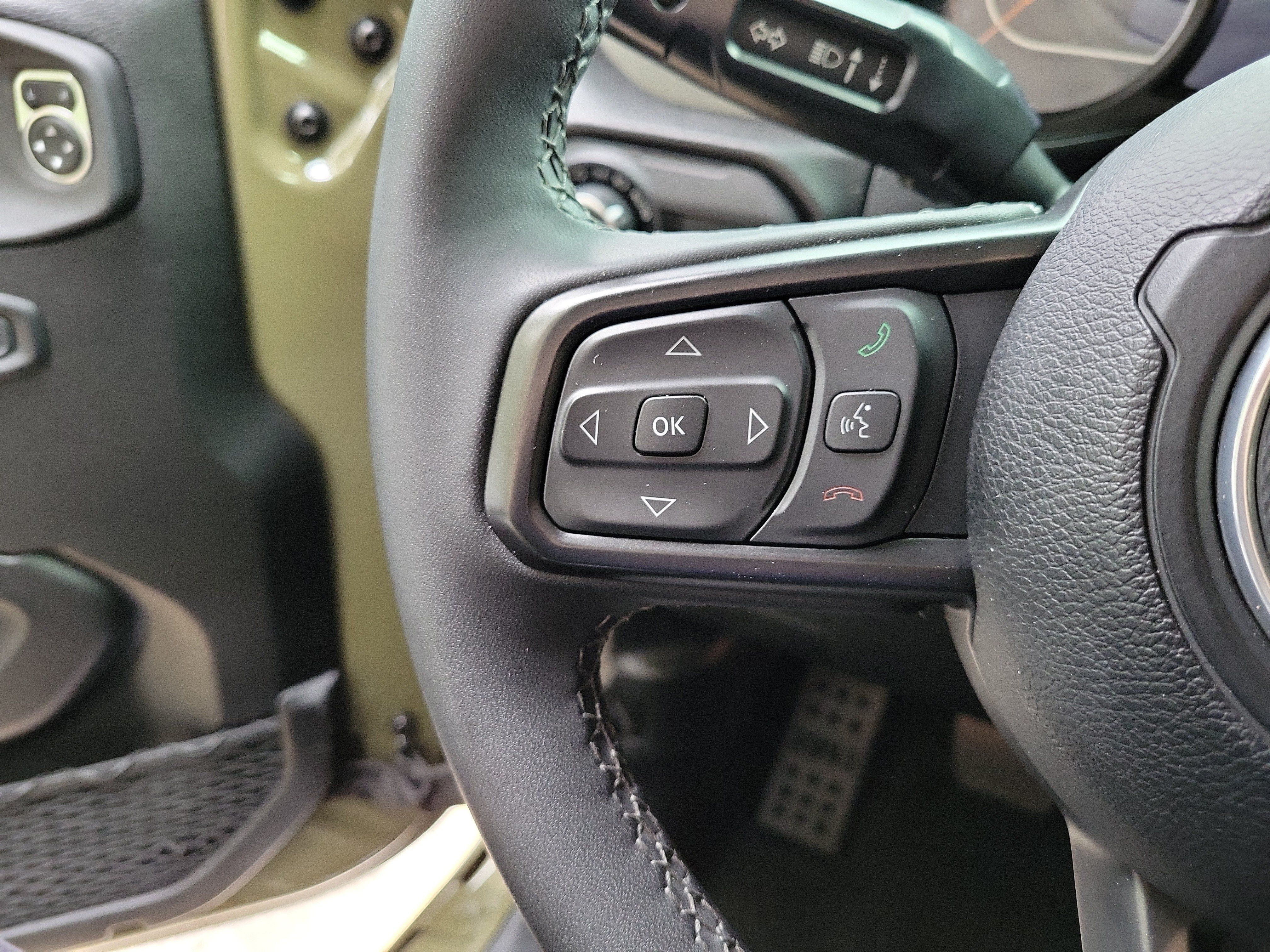 Used 2025 Jeep Gladiator Sport AWD/4WD image 29