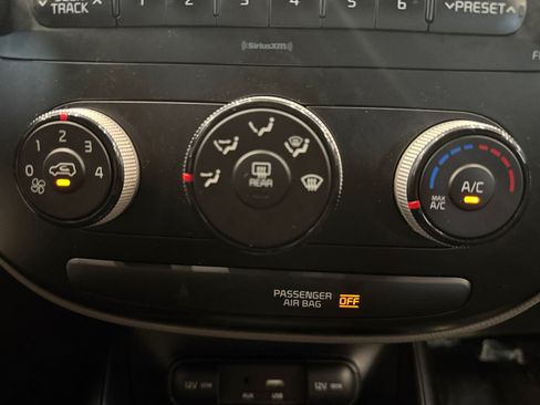 Used 2017 Kia Soul FWD image 16