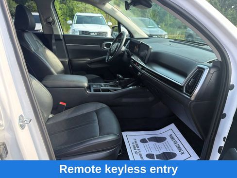 Used 2024 Kia Sorento S FWD image 25