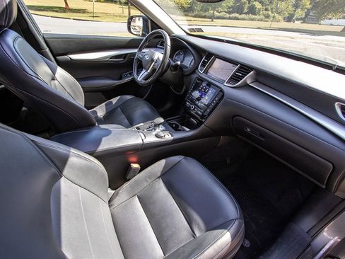 Used 2019 INFINITI QX50 Essential w/ Premium Heat Package image 21