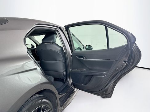Used 2024 Toyota Camry SE image 28