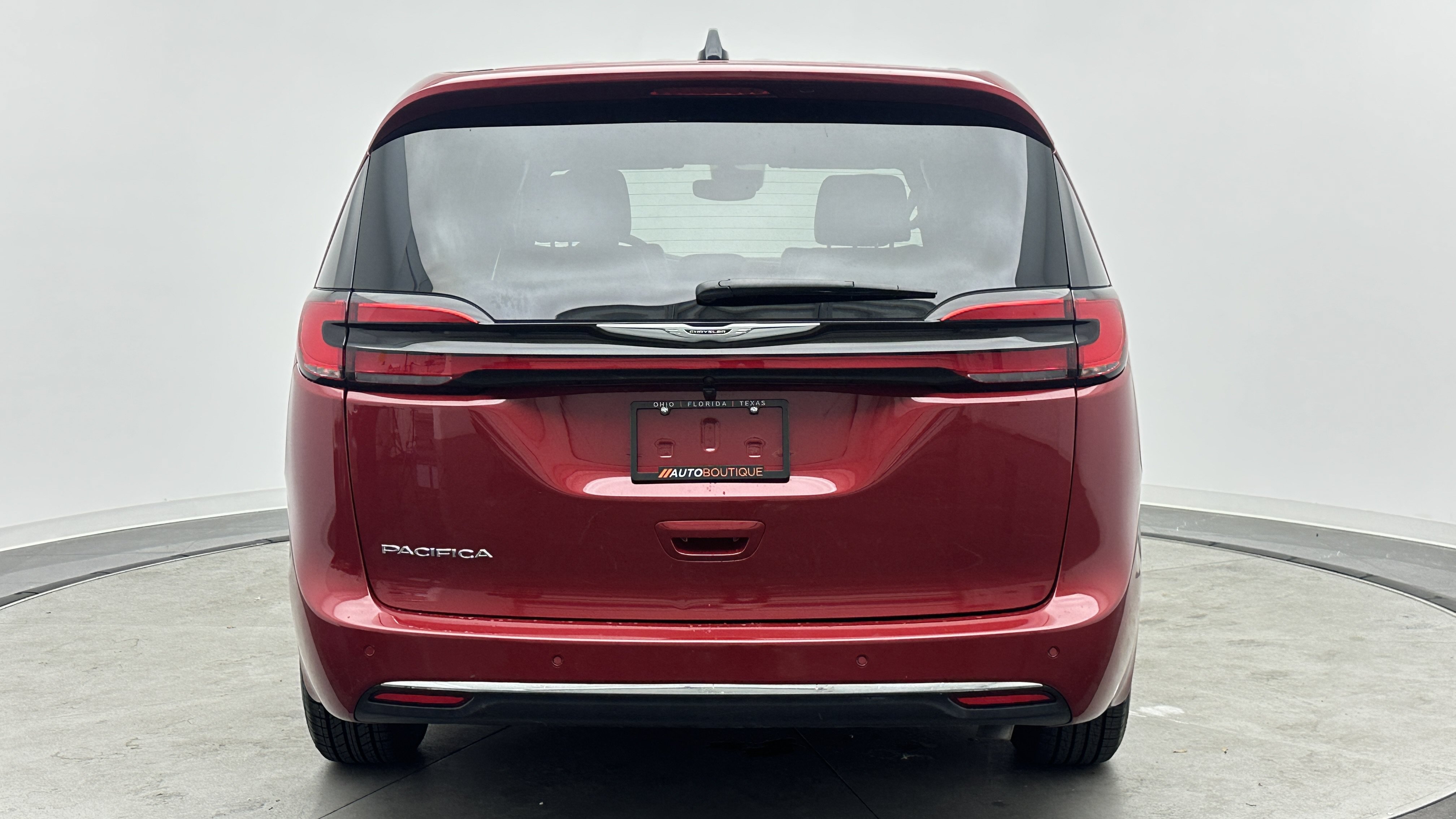 Used 2026 Chrysler Pacifica Select FWD image 6
