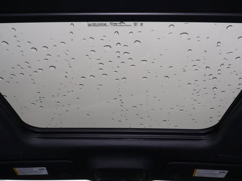 Used 2024 Chevrolet Traverse RS image 12