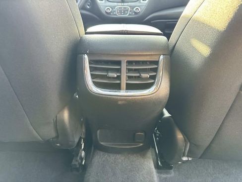 Used 2024 Chevrolet Malibu LT FWD image 24