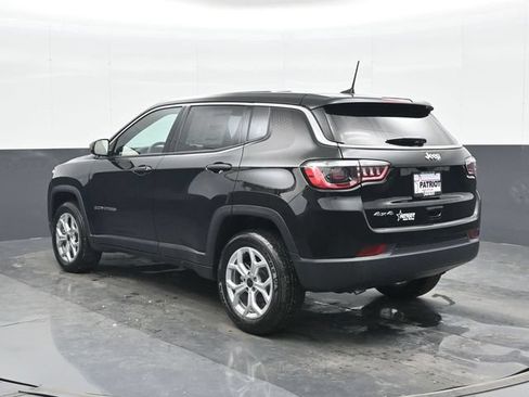 Used 2025 Jeep Compass Sport w/ Mopar Graphics Package AWD/4WD image 2