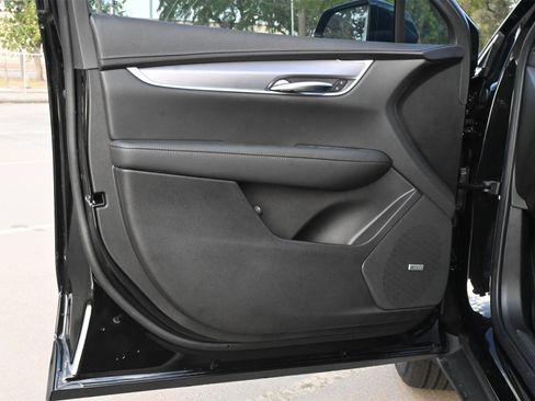 New 2026 Cadillac XT5 Luxury w/ LPO, Floor Liner Package image 19