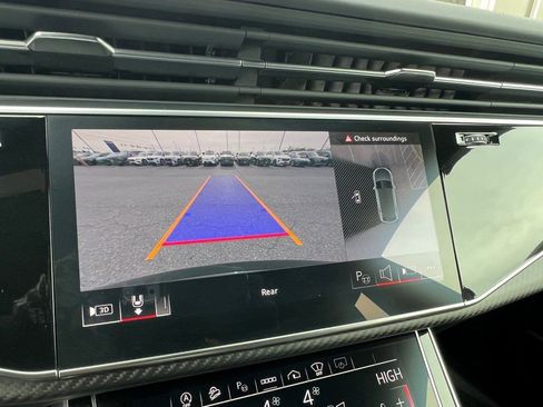 Certified 2024 Audi RS Q8 image 29