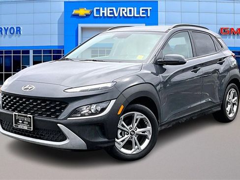 Used 2023 Hyundai Kona SEL image 3