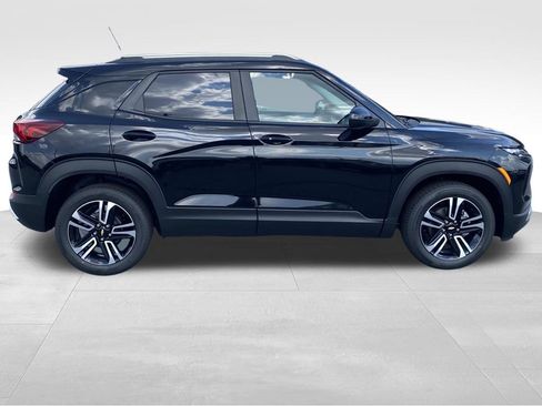 New 2026 Chevrolet TrailBlazer LT w/ Convenience Package image 2