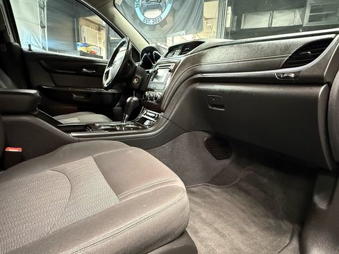 Used 2016 Chevrolet Traverse LT AWD/4WD image 23