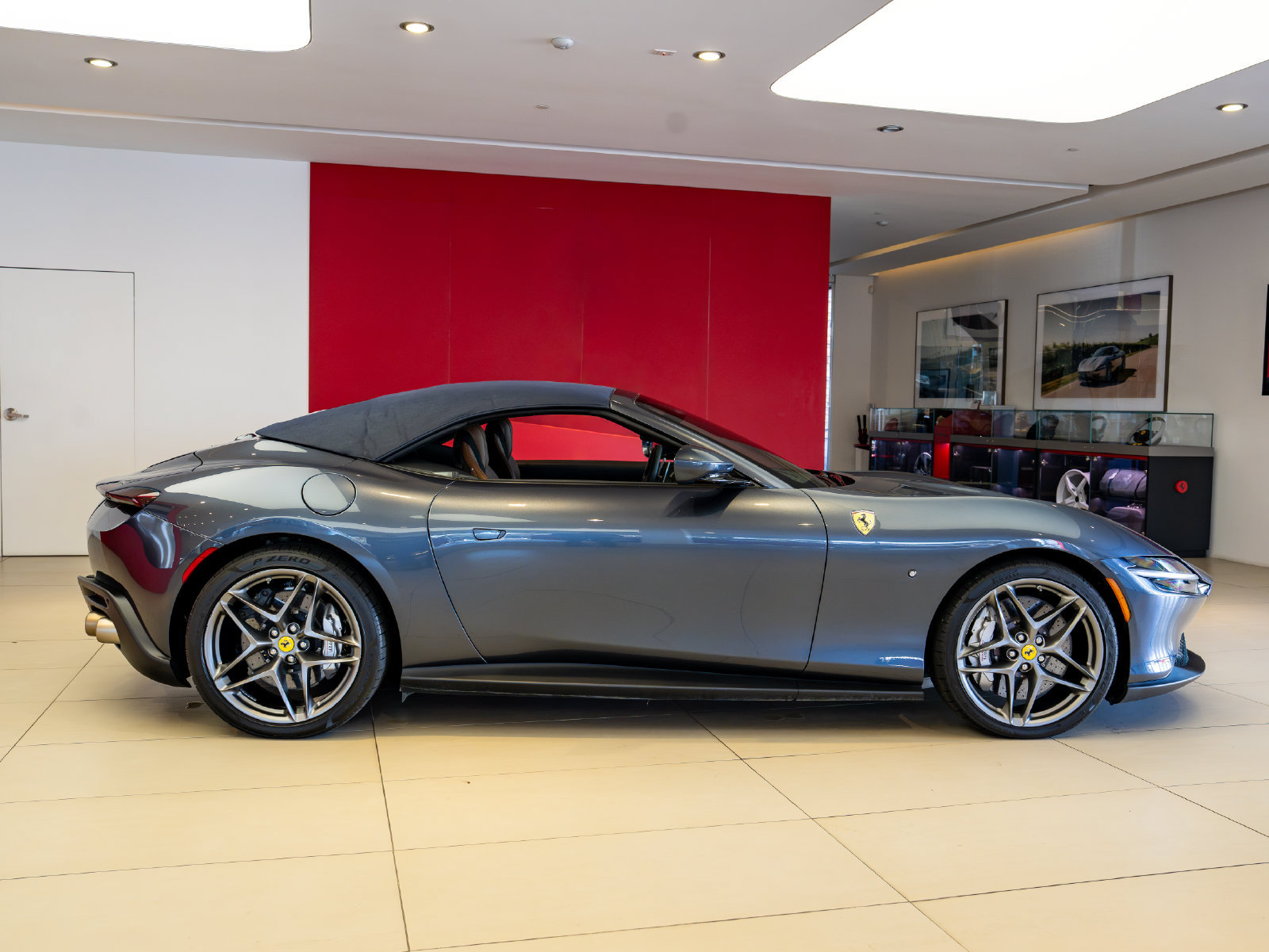 Used 2025 Ferrari Roma Spider RWD image 36