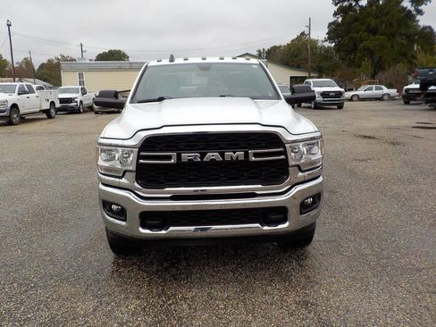 Used 2022 RAM 2500 Tradesman w/ Chrome Appearance Group image 9