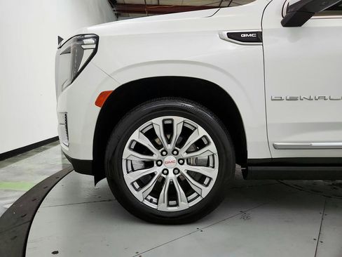 Used 2022 GMC Yukon XL Denali AWD/4WD image 33