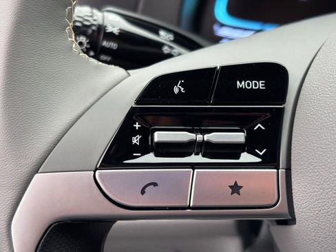 Used 2026 Hyundai Elantra Sport image 12