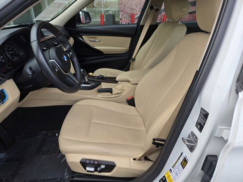 Used 2018 BMW 320i xDrive Sedan image 15