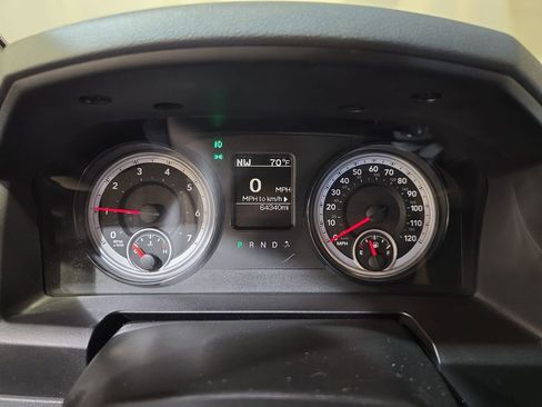 Used 2017 RAM 1500 Classic SLT AWD/4WD image 10