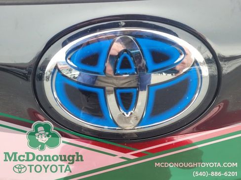 Certified 2025 Toyota Sienna Platinum image 40