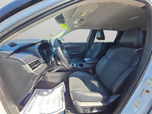 Used 2024 Mitsubishi Outlander SE image 11