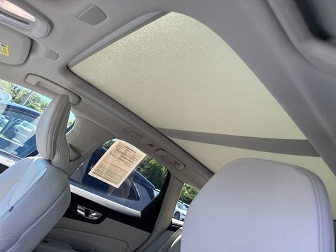 Used 2023 Volvo XC60 B5 Plus w/ Protection Package Premier FWD image 4